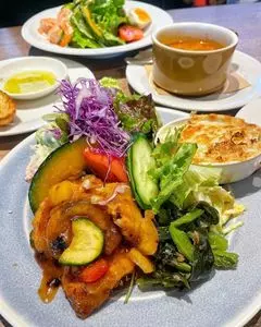 GRANDMIRAGE WHOLE NOTE CAFE（グランドミラージュ ホールノートカフェ）