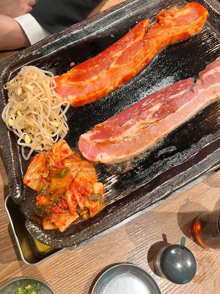 食に貪欲なNekoさんが投稿したタレ焼肉と包み野菜の専門店 焼肉くるとん 代官山店に関する口コミの画像