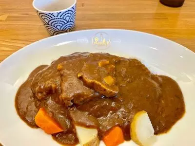 根津カレー ラッキー