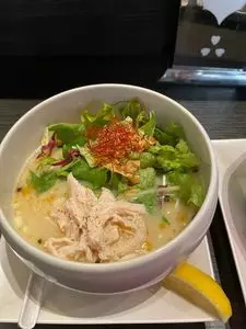鶏白湯らーめん 自由が丘蔭山 新宿東宝ビル店
