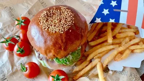 ザ ビーチ バーガー ハウス（The BEACH BURGER HOUSE）