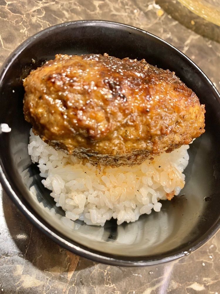 リトアニアの貴公子さんが投稿した一億円で居酒屋建ててみた。億万鳥者 新宿本殿に関する口コミの画像
