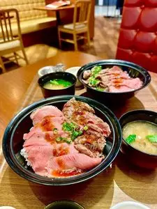 ローストビーフとハンバーグ YOSHIMI 川口店（ヨシミ）