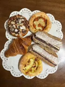 ベーカリー ハチ