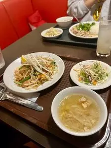 青山ガパオ食堂