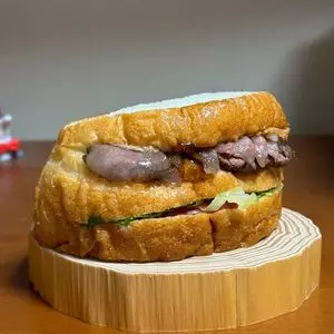 NIJI＋CAFE（ニジ プラス カフェ）