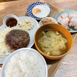 大衆食事処 みよちゃん食堂 三芳藤久保店（【旧店名】炭火焼鳥麺飯店 オオギヤ食堂）
