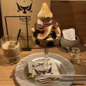 夜パフェ専門店 モモブクロ