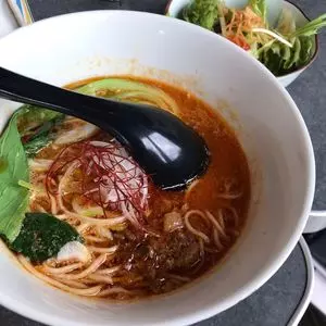 台湾水餃 LAO LEE かもめ市場店（ラオリー）