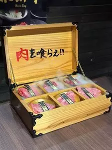 肉の頂（ニクノイタダキ）