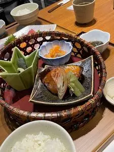 うまい魚が食べたくて 中日ビル店