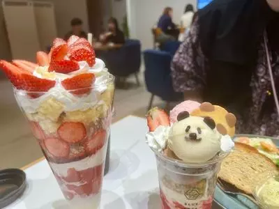 BLUE LEAF CAFE 上野（BLUE LEAF CAFÉ）