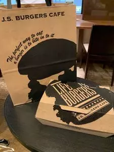 J.S.BURGERS CAFE 神戸ハーバーランドumie店（ジェイ エス バーガーズ カフェ）