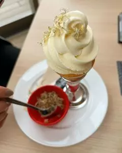 ゆりあげ港食堂 HACHI（ハチ）