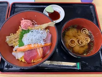 とれとれ横丁