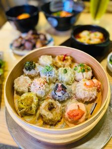 ヤキトリボーイシュウマイガール 梅田店 3枚目