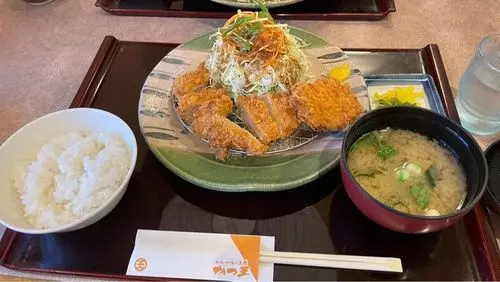 かつ王 川島店（かつおう）