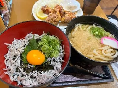 つぼさか商店