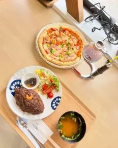 海辺のカフェ 日だまり