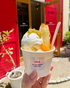 W. ICE CREAM FACTORY（ダブリュー アイス クリーム ファクトリー）