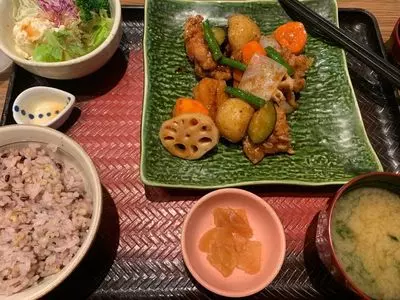 大戸屋 三宮センタープラザ店