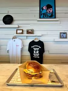 ケープ ザンパ ドライブイン（CAPE ZANPA DRIVE-IN）