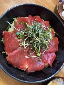 まぐろや