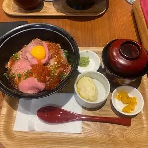 ローストビーフ YOSHIMI 三井アウトレットパーク入間店（ローストビーフ ヨシミ）
