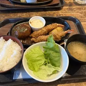 神宮前食堂 サンハウス