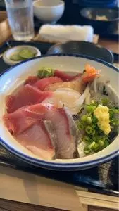 うな健