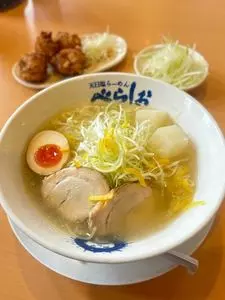 泡系しおとんこつラーメン べらしお 総本店