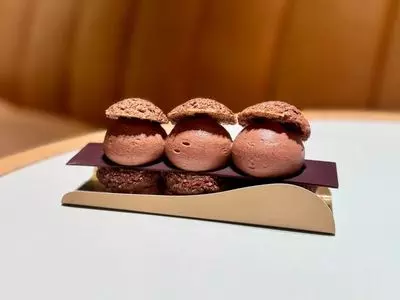 グリーン ビーン トゥ バー チョコレート（green bean to bar chocolate）
