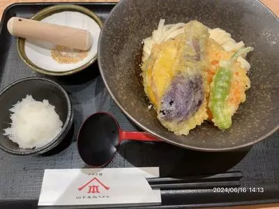 山下本気うどん 横浜ポルタ