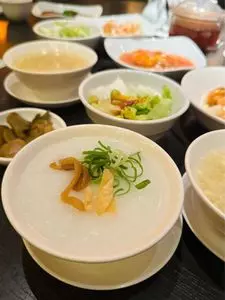 廣東料理 民生 ヒルトンプラザウエスト店（みんせい）