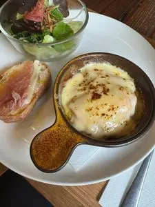 パン屋カフェ キャトル（Boulangerie quatre）
