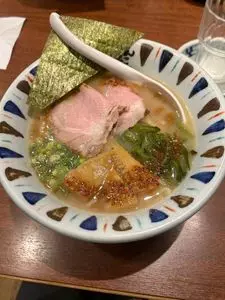 七志 とんこつ編 大倉山店（ななしとんこつへん）