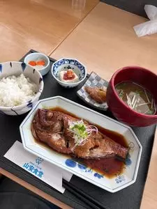 山安食堂 ターンパイク店