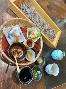 神鍋山荘わらく