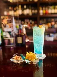 モモタ バー（MOMOTA Bar）