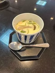 グルメ廻転寿司 　まぐろ問屋　めぐみ水産 戸田公園店（ぐるめかいてんずしまぐろどんやめぐみすいさん）