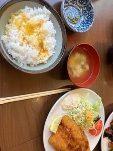 赤札屋 新橋店（アカフダヤ）