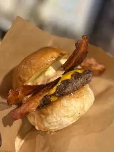 HYOE'S BURGERS + FRIES（ヒョウエズバーガーズ＋フライズ）