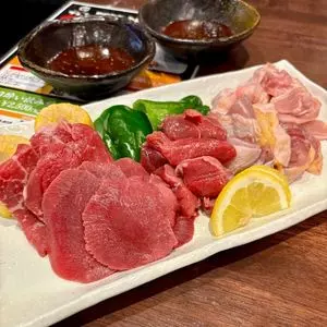 焼鳥と餃子とおでん ブラック（【旧店名】大衆肉酒場 ブラック）