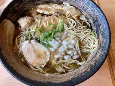 濃厚鶏ソバ 麺 ザ クロ（濃厚鶏SOBA 麺 THE KURO）