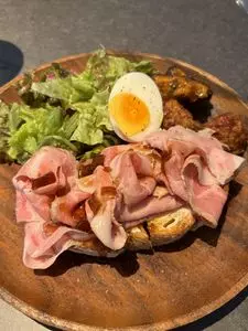 Dining Cafe Meets（ダイニング カフェ ミーツ）