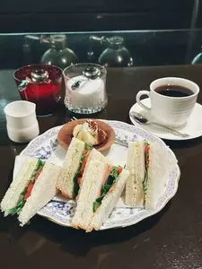 六番館