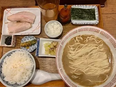 炭火焼濃厚中華そば 奥倫道