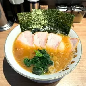 ラーメン 野良裏家（のらりや）