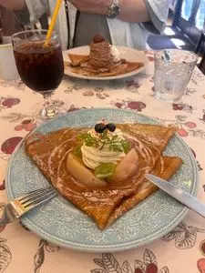 クレープリー・スタンド シャンデレール 梅田店（Creperie Stand Chandeleur）