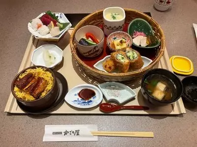 和食しゃぶしゃぶ かごの屋 金沢文庫店（かごのや）